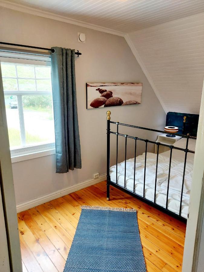 Solrik Beliggenhet I Lofotens Storste Fiskevaer Villa Ballstad Exterior foto